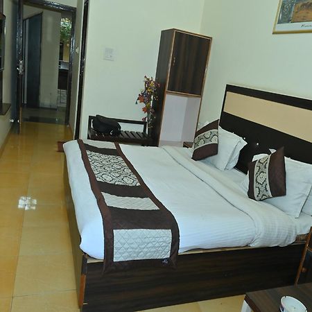 Goyal Plaza Hotel 5 Mint. Waling Distance From Pushkar Lake Exterior photo